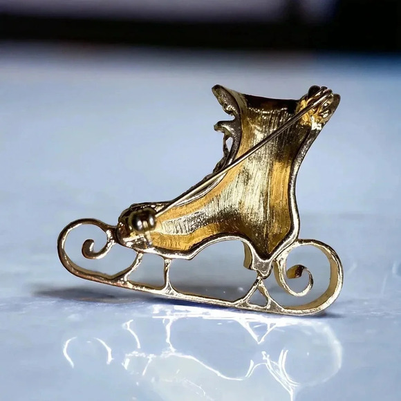 Vintage Enamel Ice Skate Skating Gold Tone AB Rhinestone Brooch - Picture 2 of 2